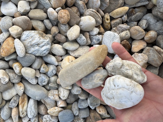 Guľatý kameň 32–63