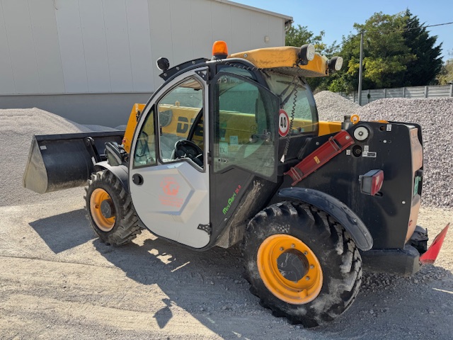 Doprava štrku sklápacím autom